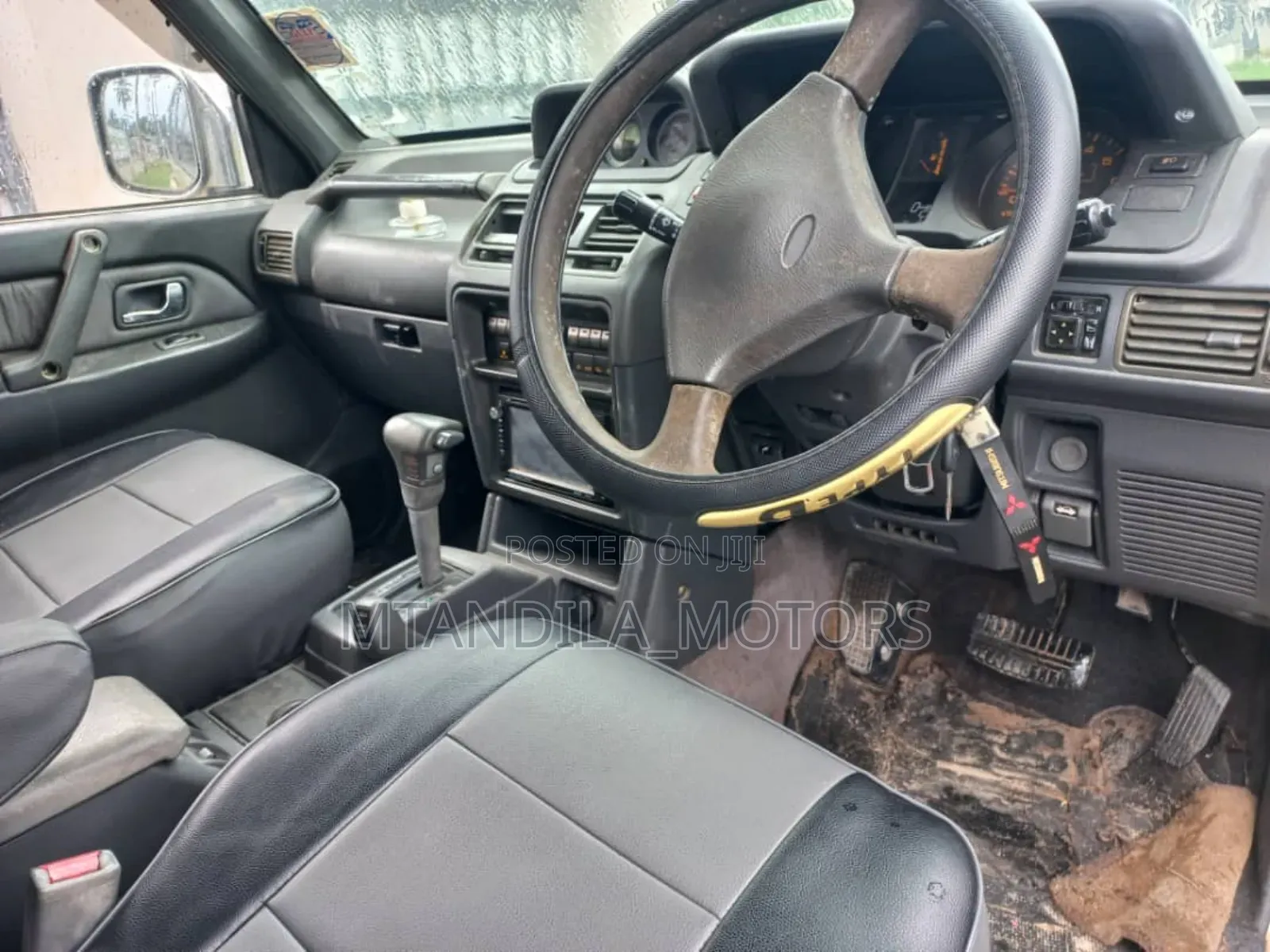 Mitsubishi SpaceWagon 1998 Beige