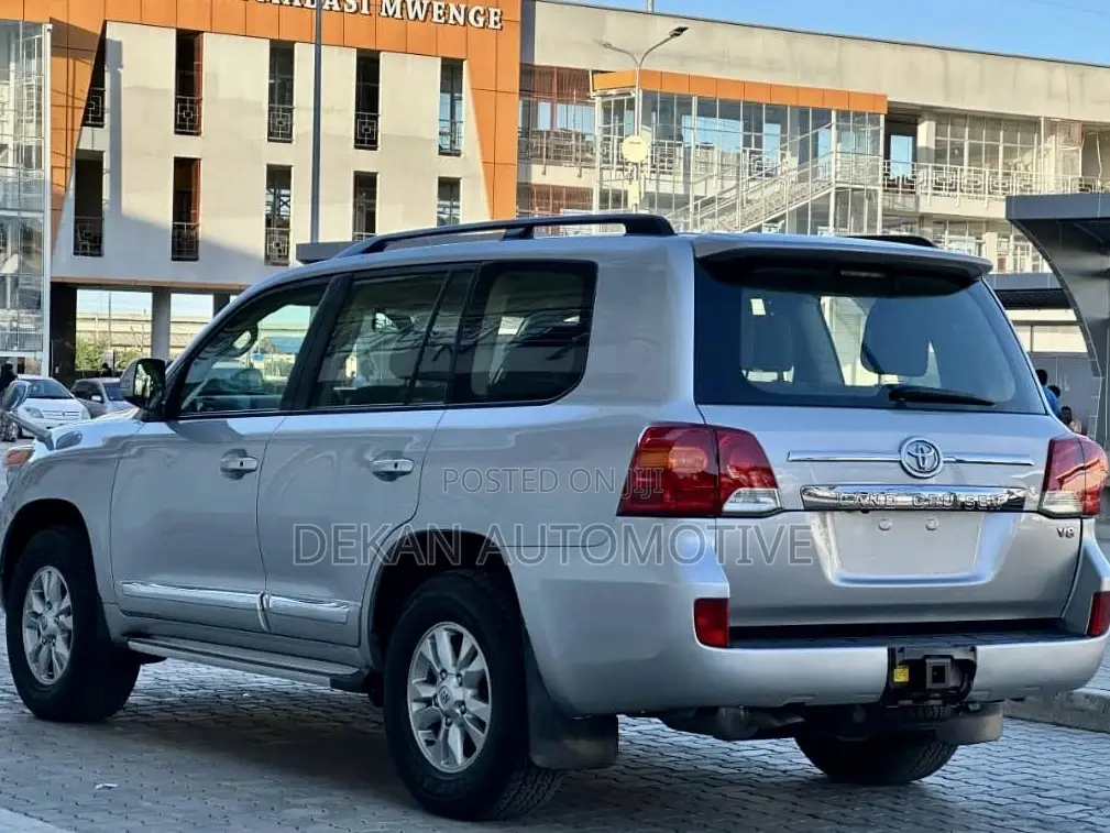 Toyota Land Cruiser 4.5 V8 VXR 2010 Silver