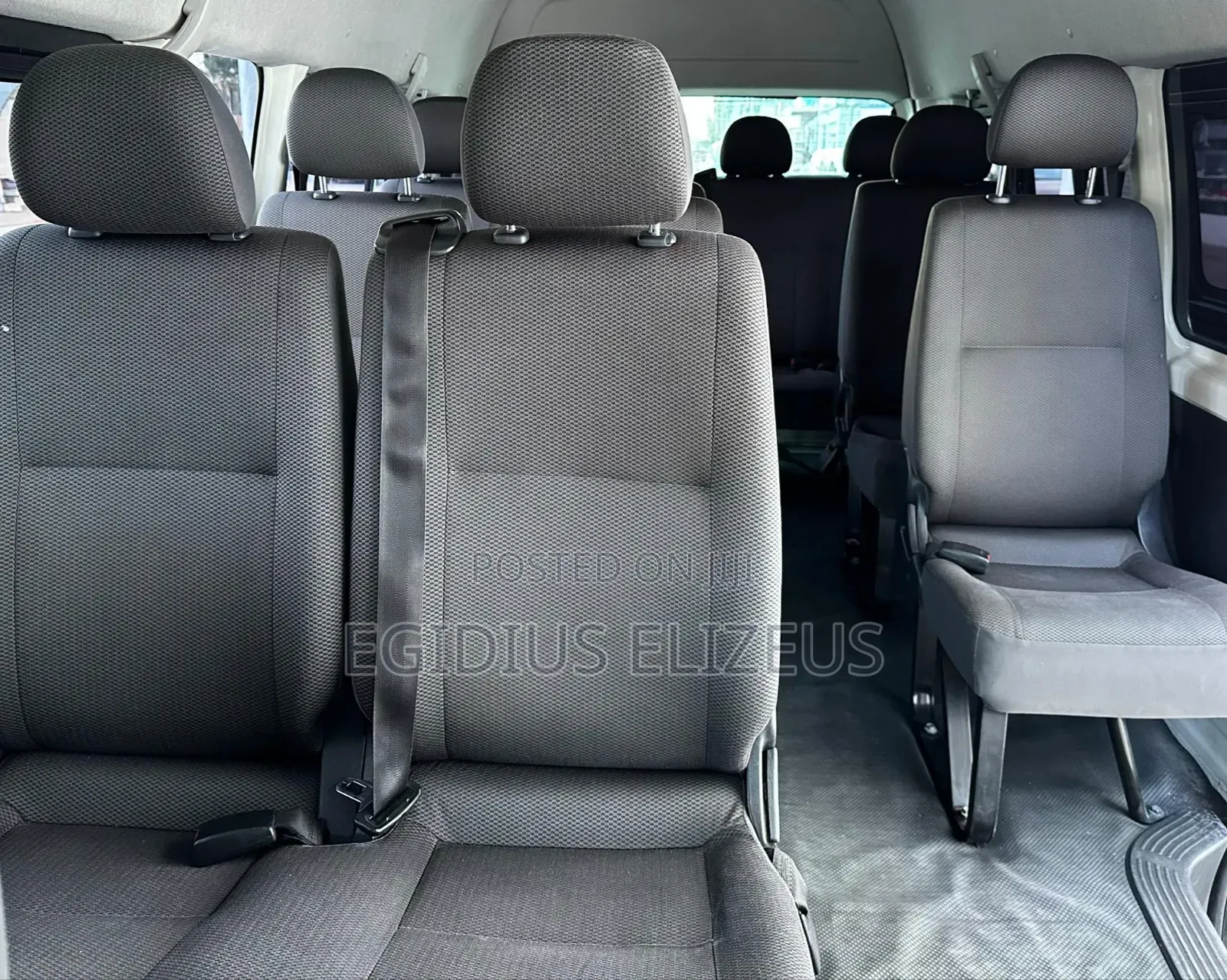 Toyota HiAce 2015 White