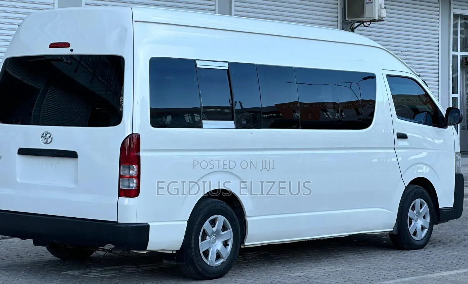 Toyota HiAce 2015 White