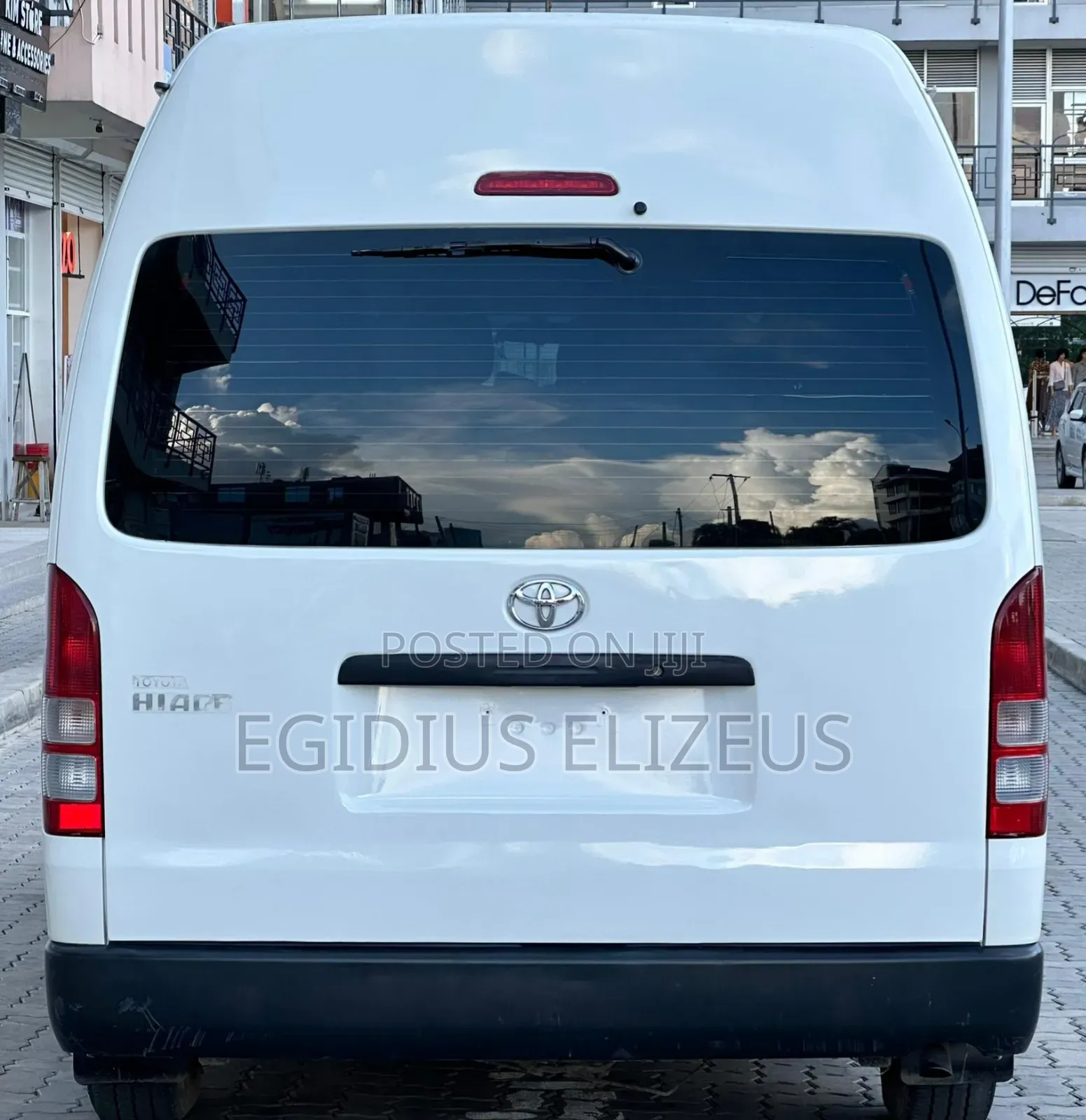 Toyota HiAce 2015 White