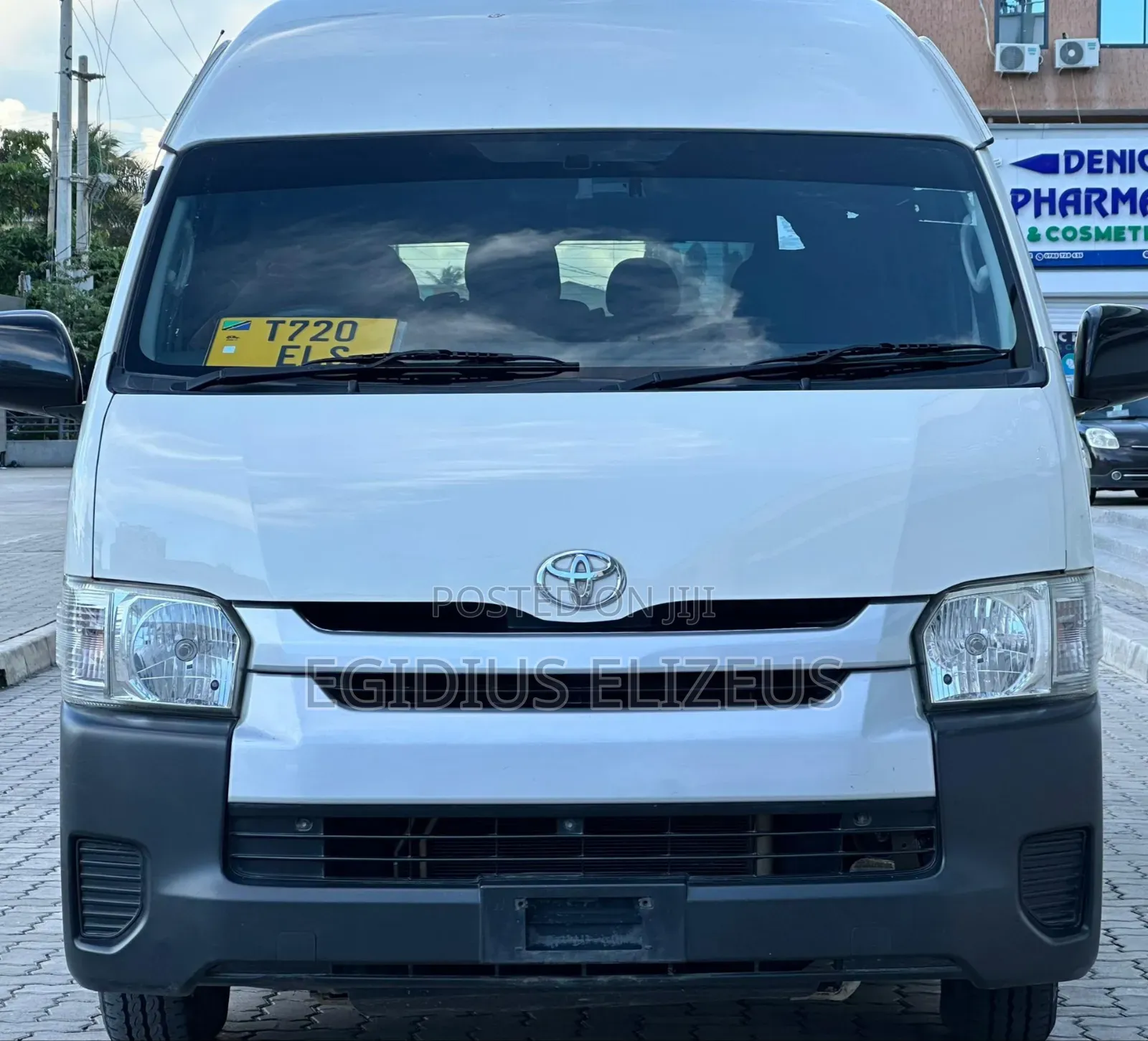 Toyota HiAce 2015 White