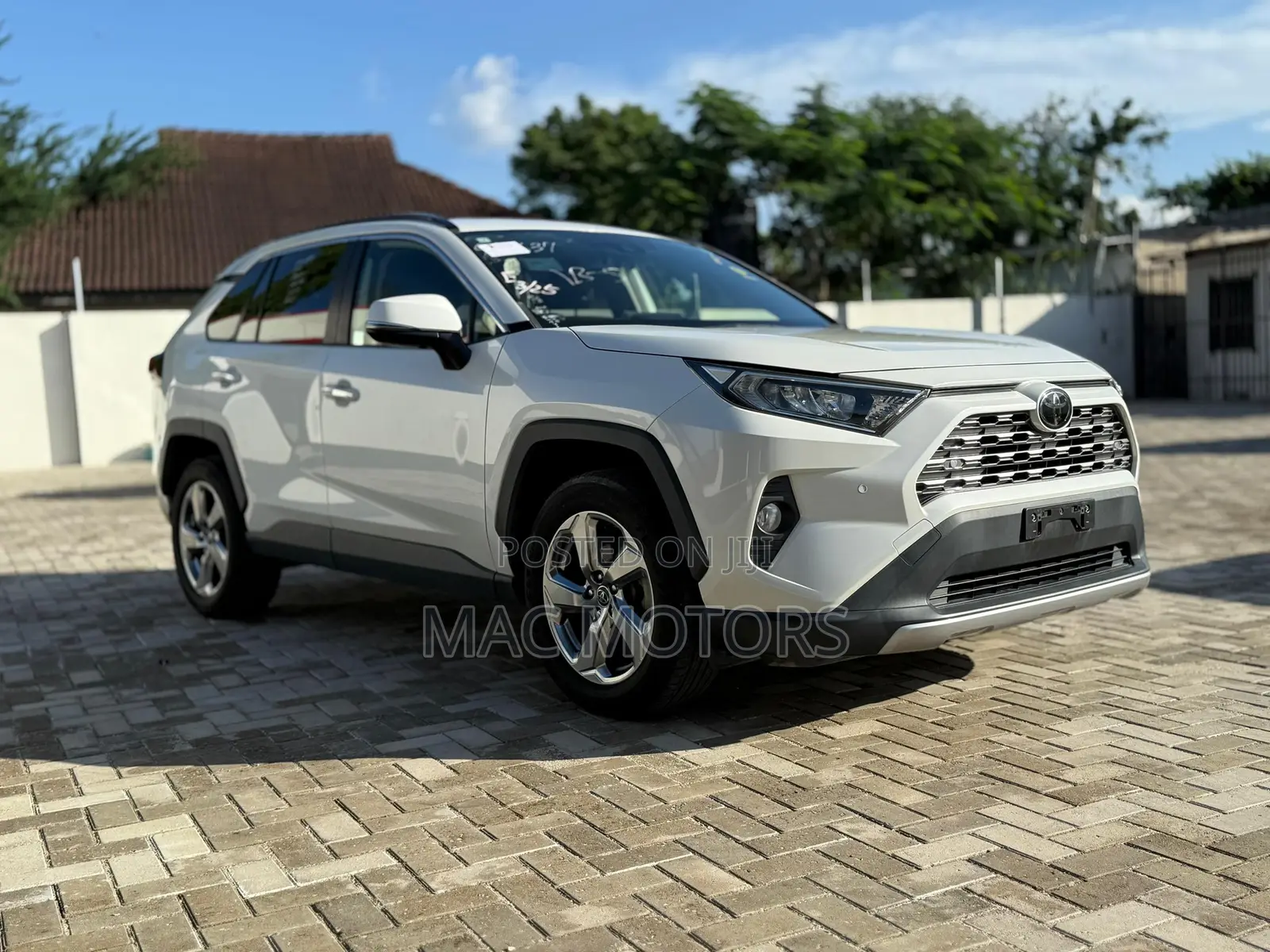 Toyota RAV4 2019 White