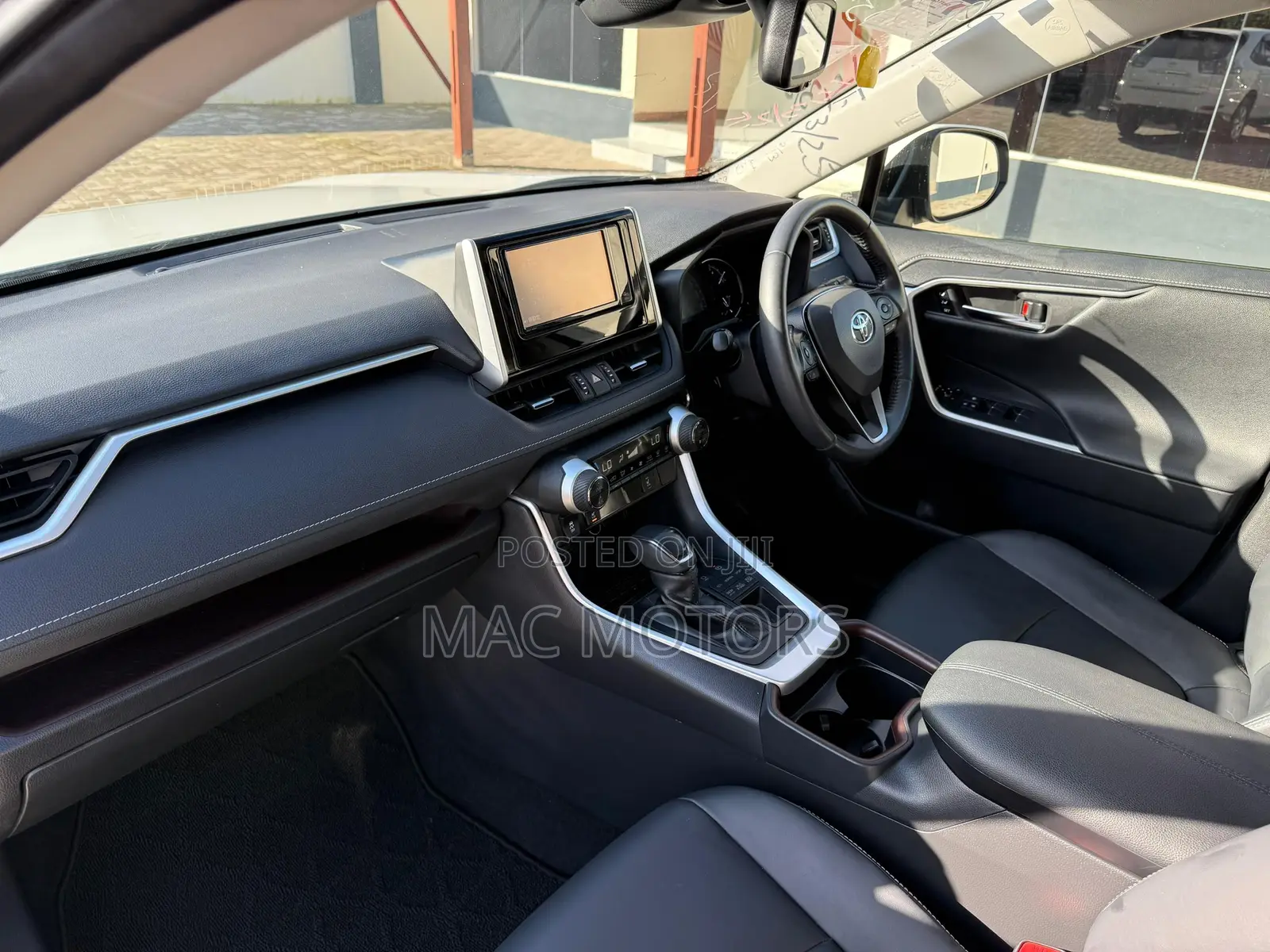 Toyota RAV4 2019 White