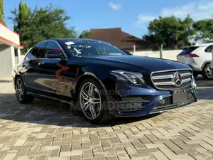 Mercedes-Benz E200 2017 Blue
