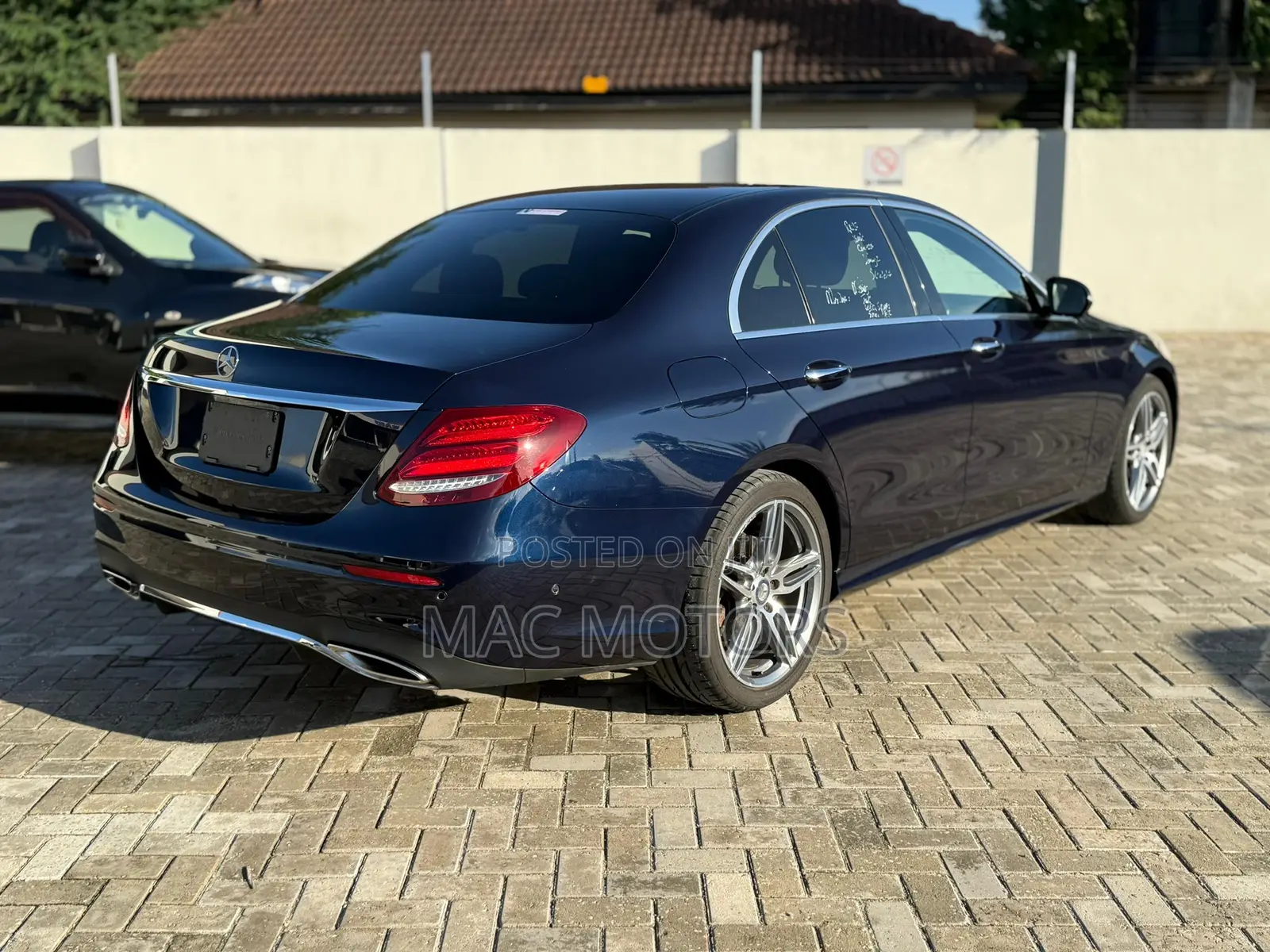 Mercedes-Benz E200 2017 Blue