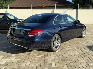Mercedes-Benz E200 2017 Blue