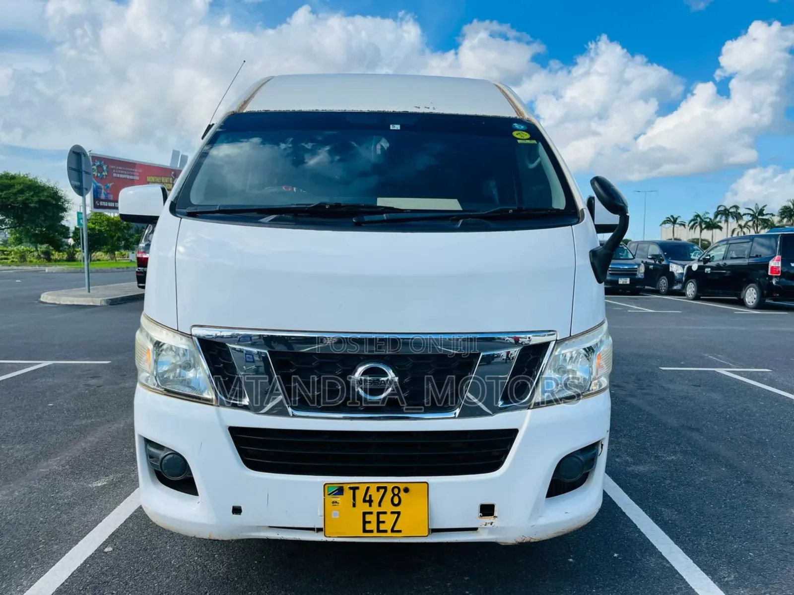 Nissan Caravan (Urvan) 2017 White