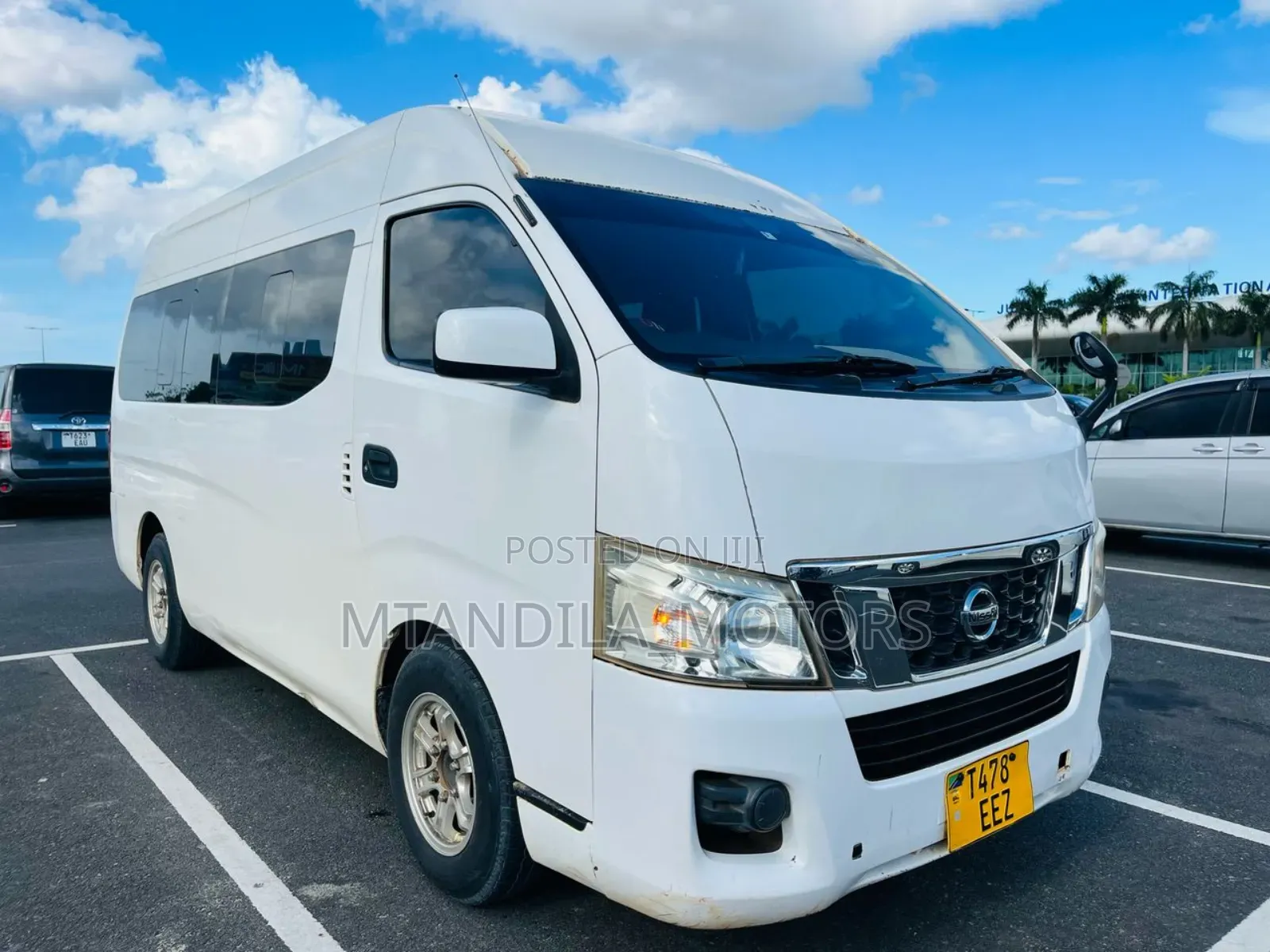 Nissan Caravan (Urvan) 2017 White
