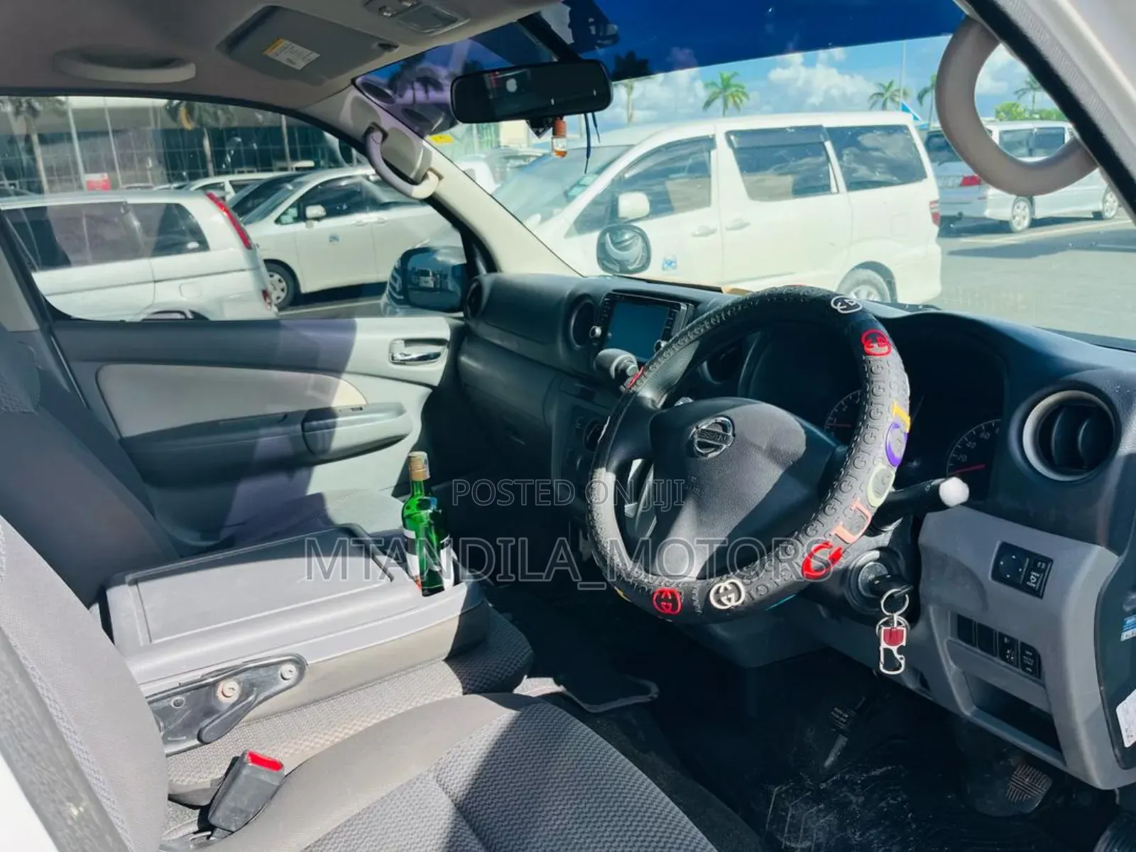 Nissan Caravan (Urvan) 2017 White