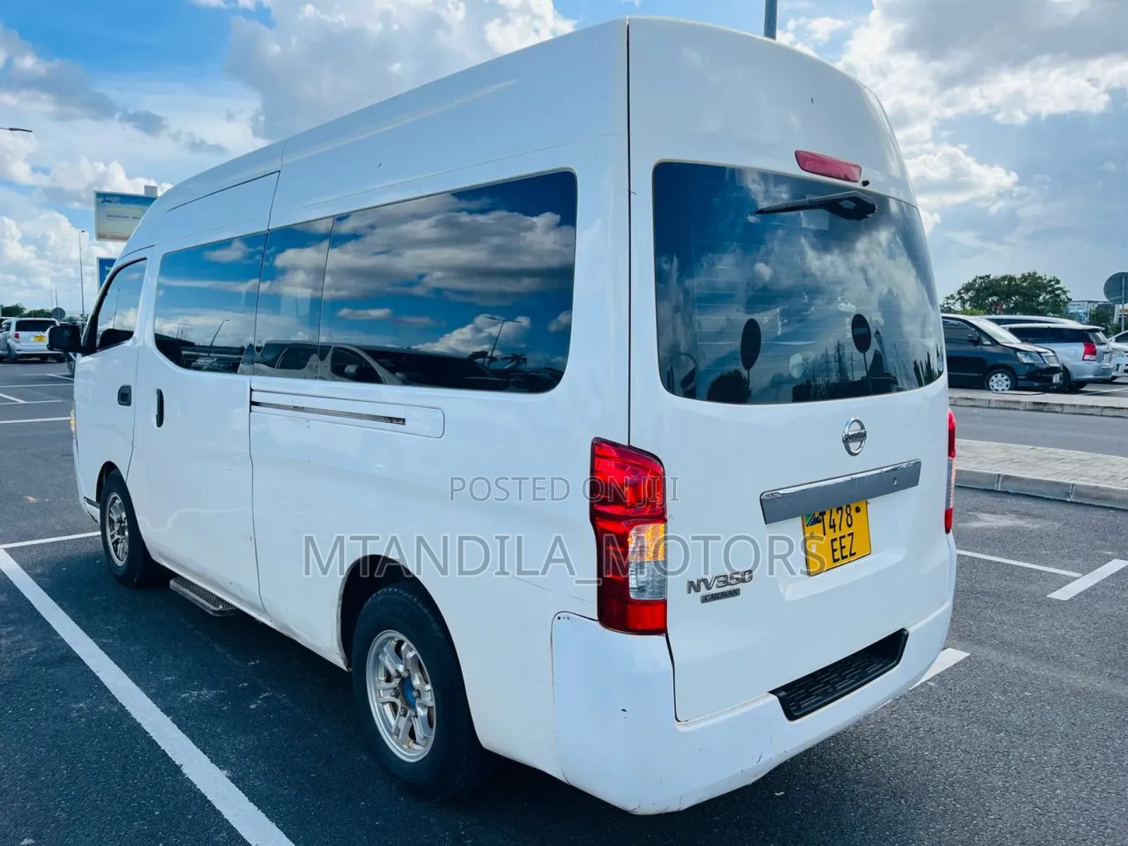 Nissan Caravan (Urvan) 2017 White