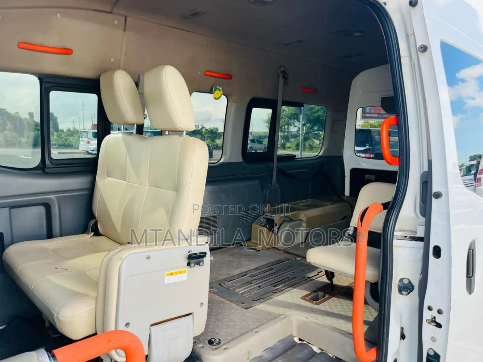 Nissan Caravan (Urvan) 2017 White