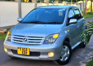 Toyota IST 2007 Silver