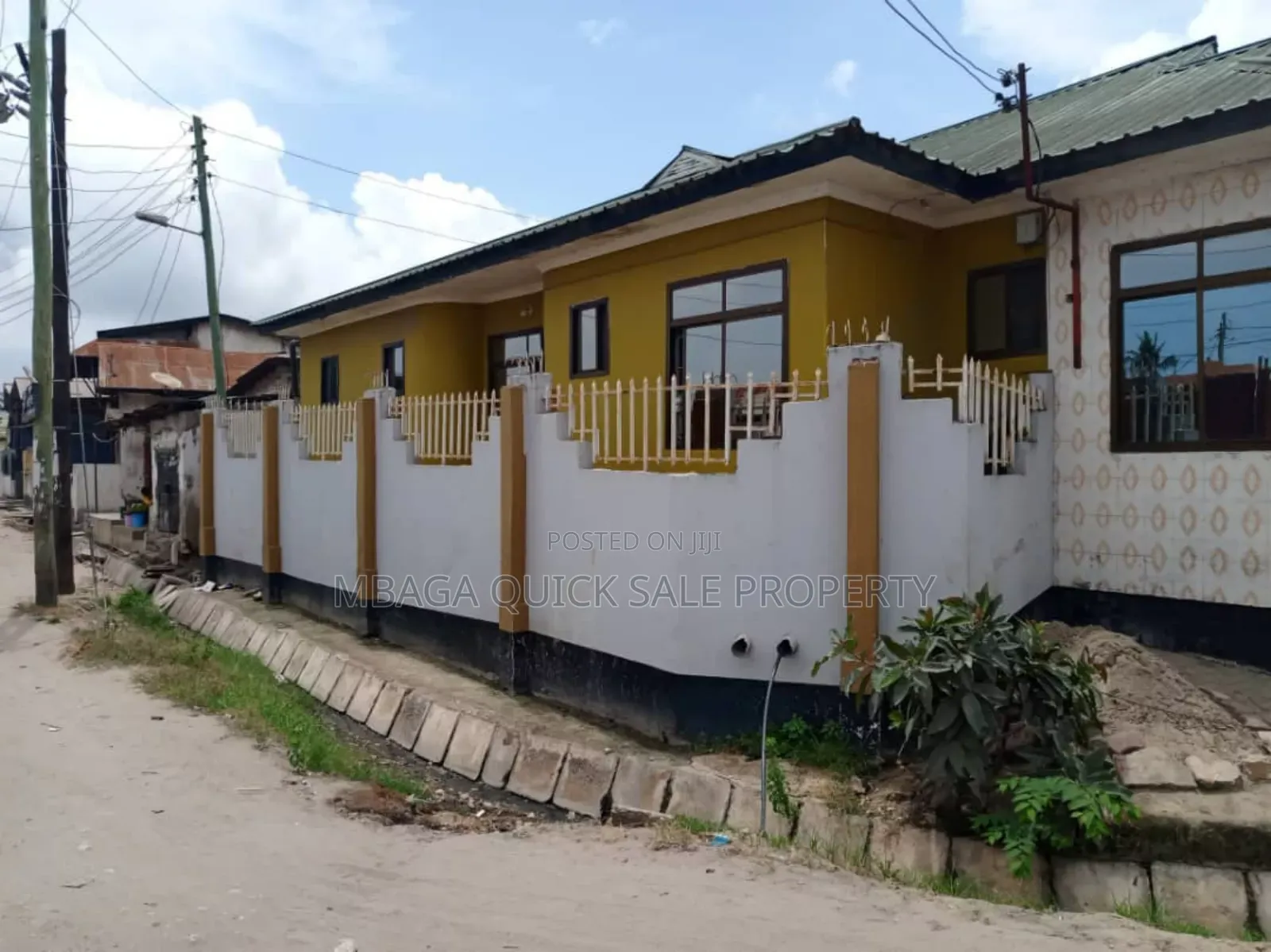 11bdrm House in Manzese for sale