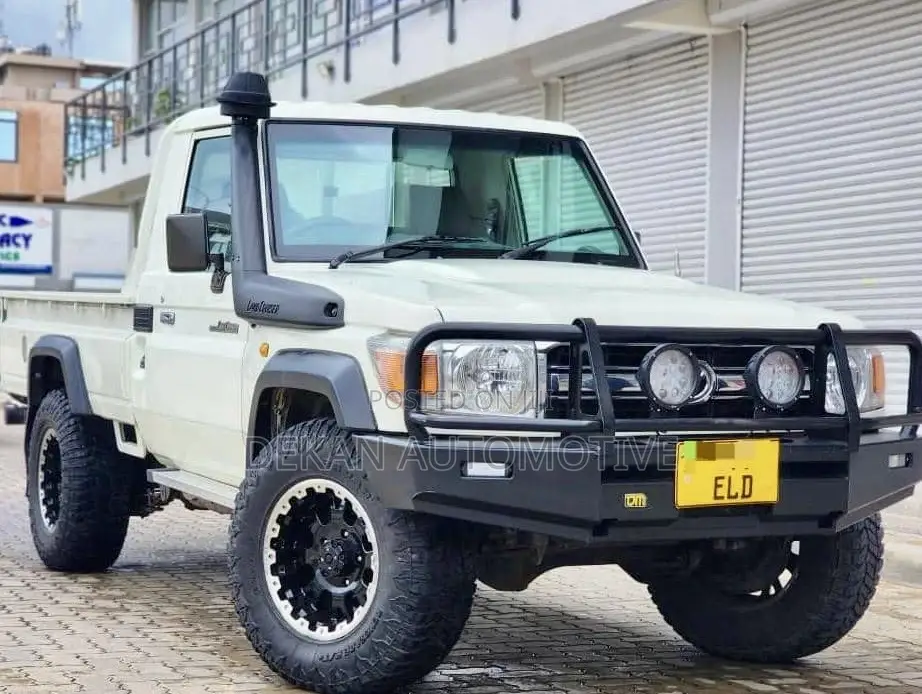 Toyota Land Cruiser 100 4.2 2008 White