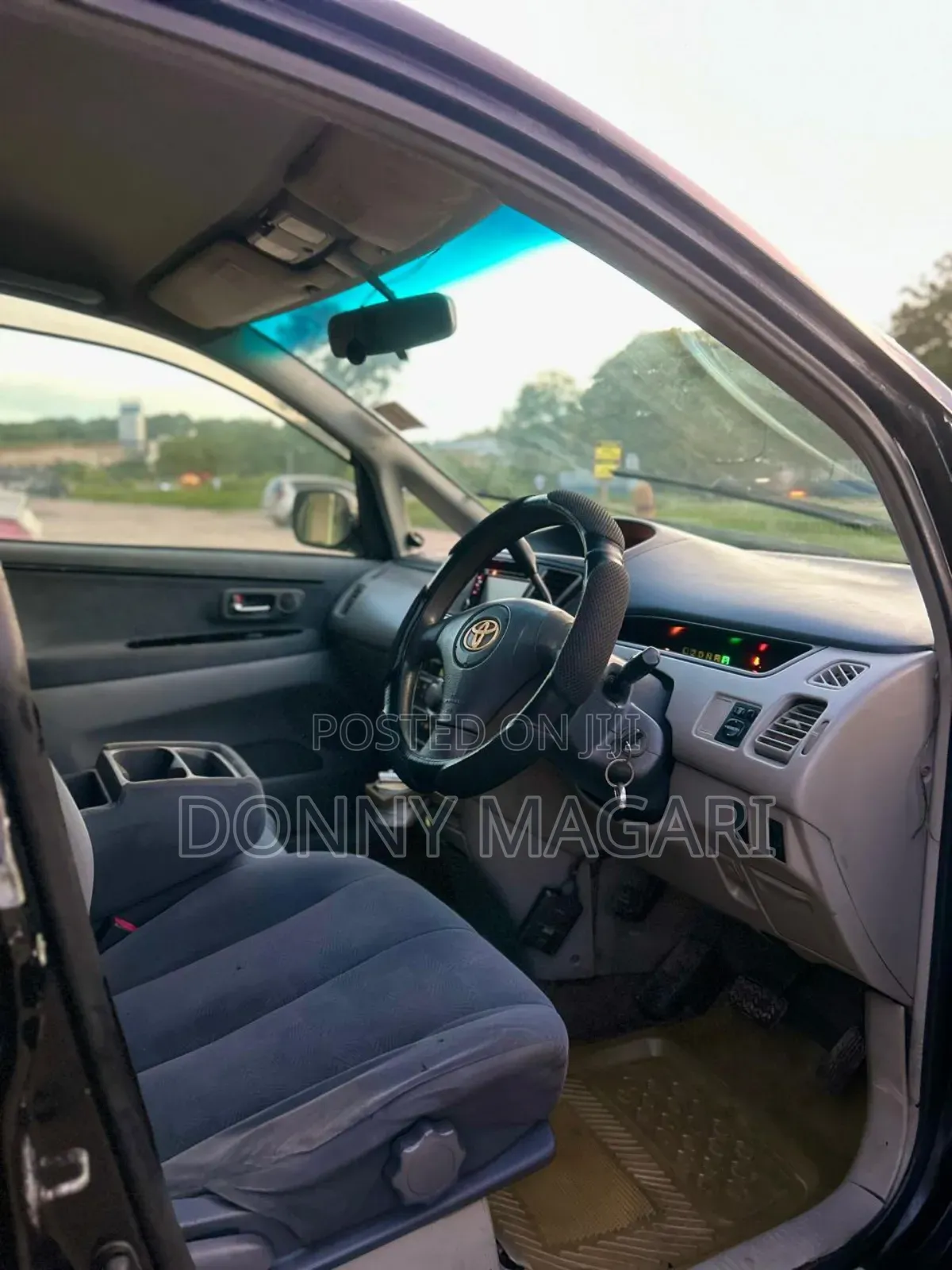 Toyota Nadia 2002 Black