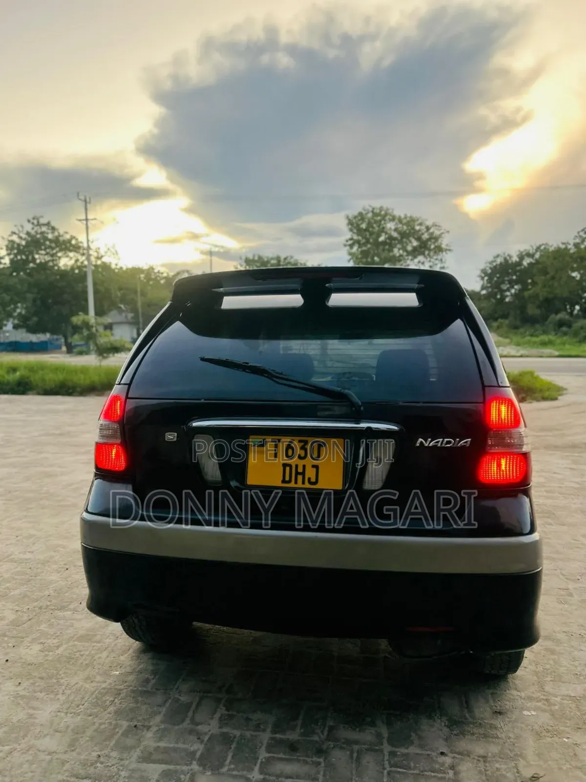 Toyota Nadia 2002 Black