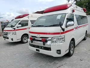 Toyota Quantum 2014 White