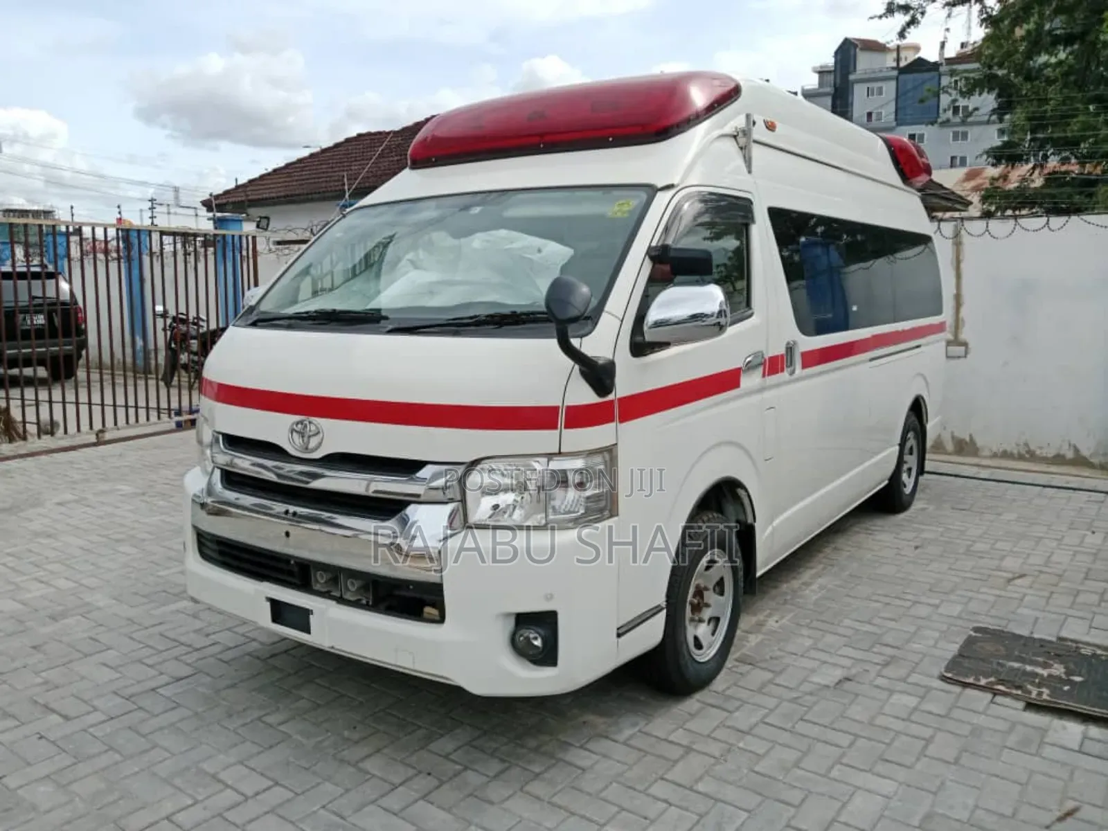 Toyota Quantum 2014 White