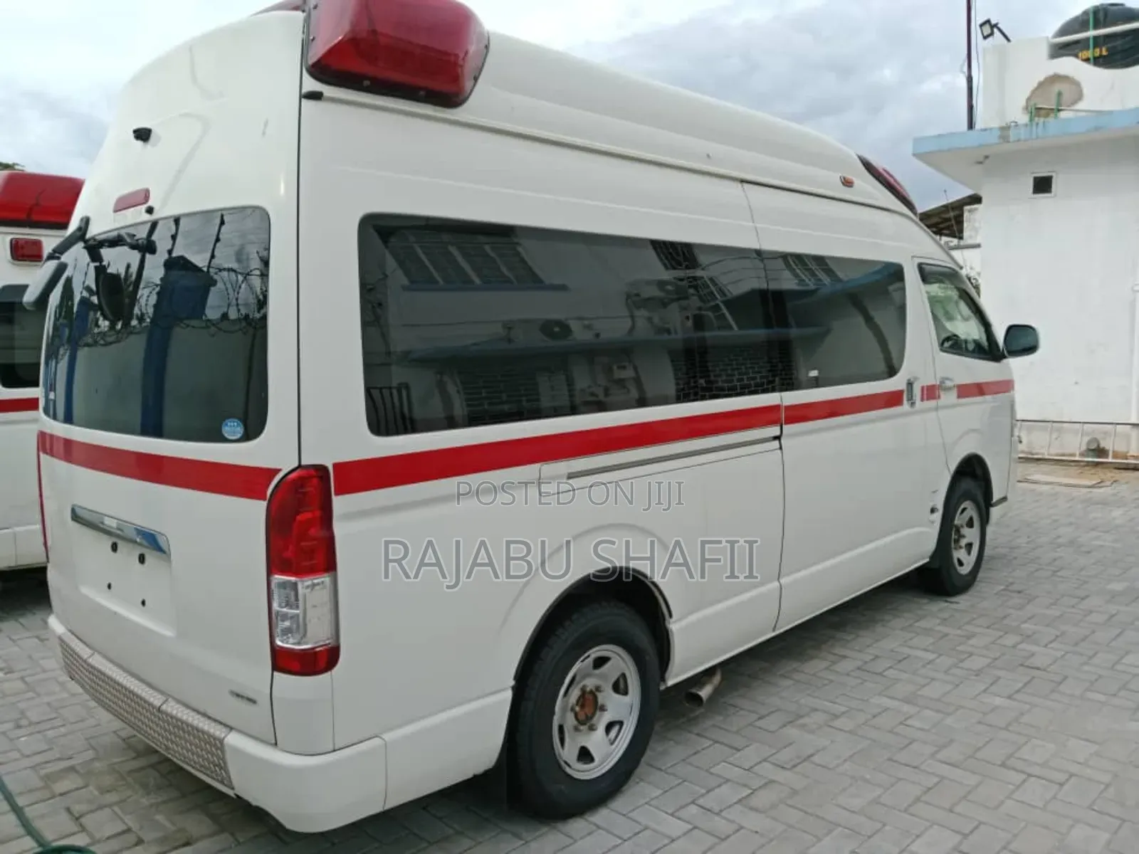 Toyota Quantum 2014 White