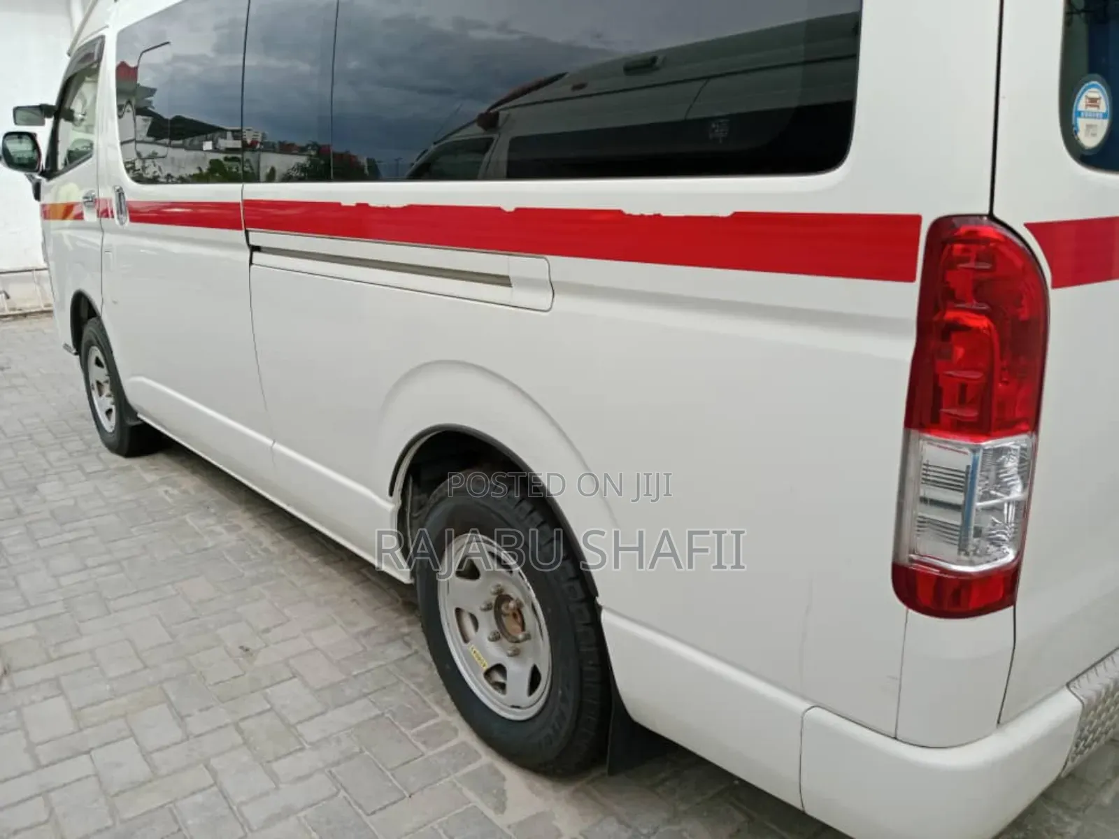 Toyota Quantum 2014 White