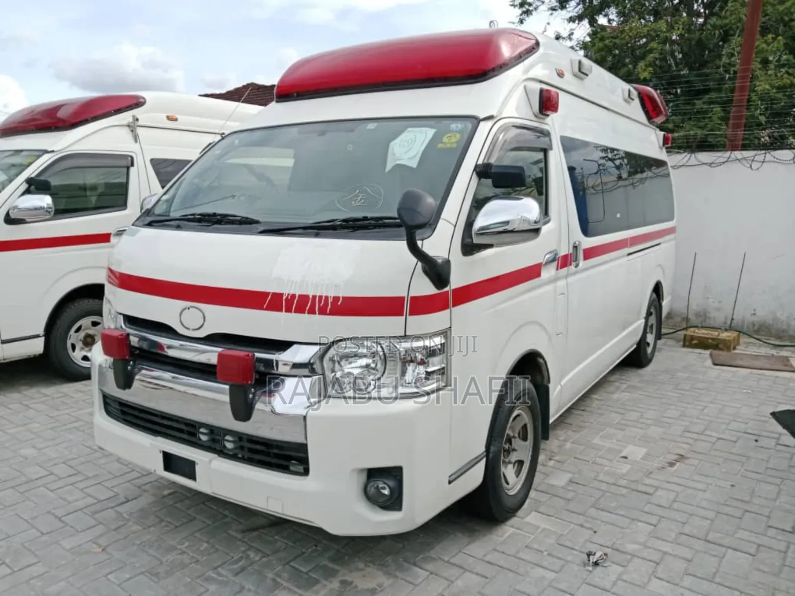 Toyota Quantum 2014 White