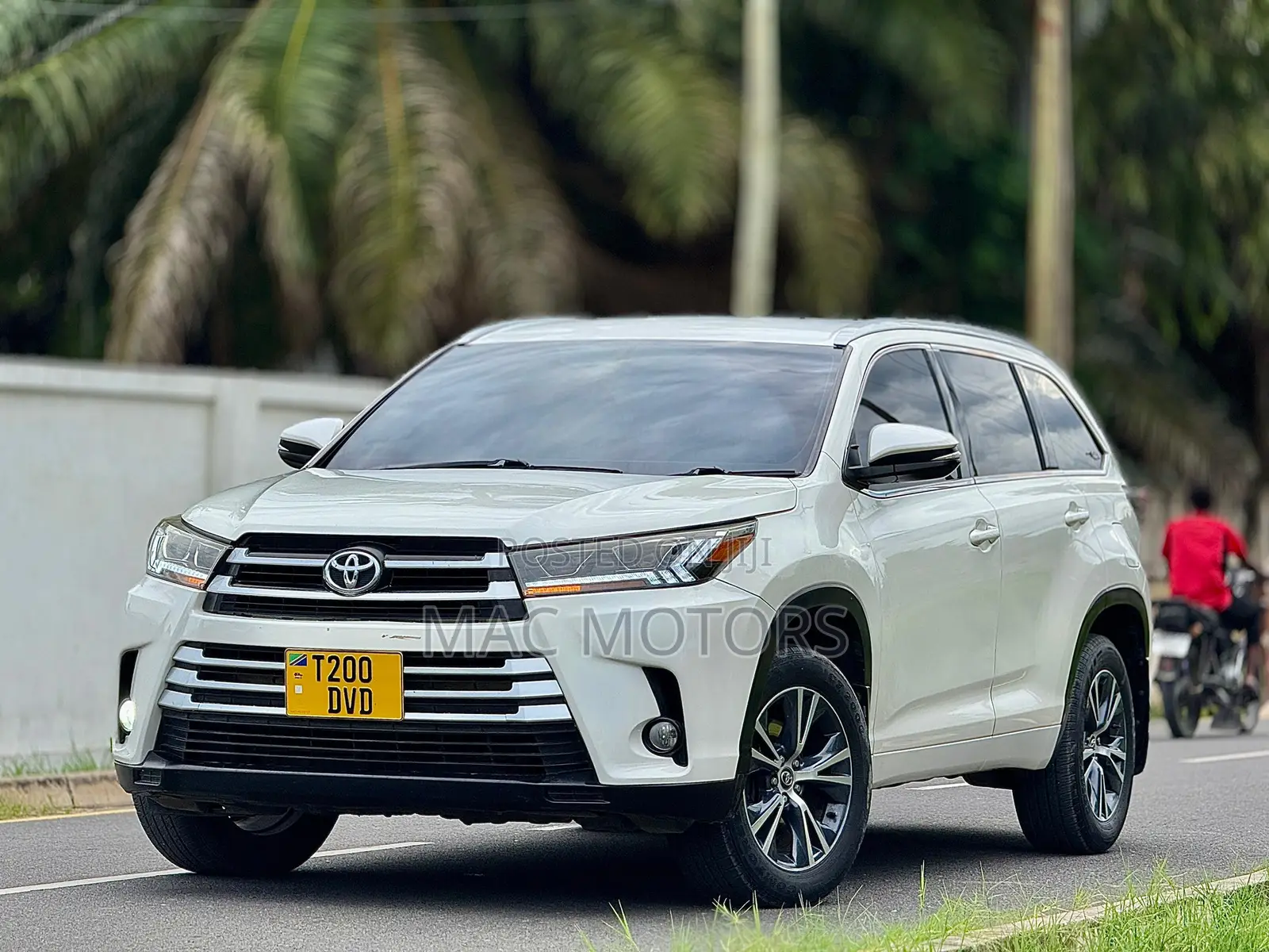 Toyota Kluger 2016 White