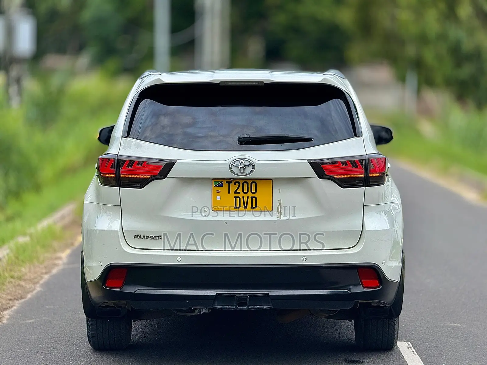 Toyota Kluger 2016 White