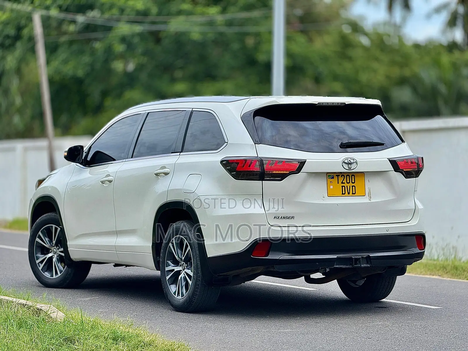 Toyota Kluger 2016 White