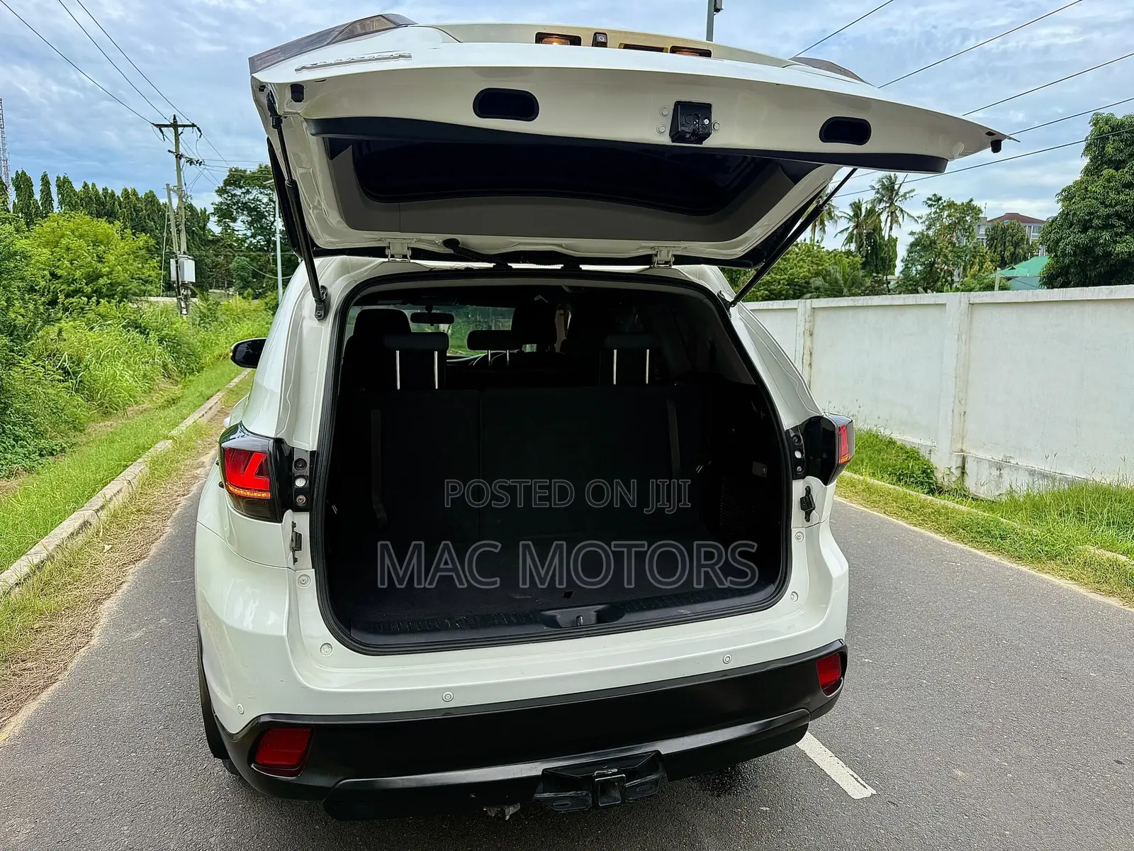 Toyota Kluger 2016 White
