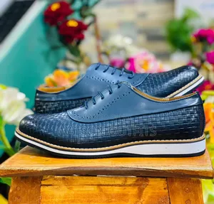 Mokka Za Ngozi Og Za Kaki Na Nyeusi Za Clarks Brand