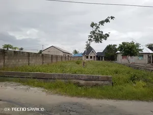Kiwanja Sqmita 450 Kinauzwa Milioni 11 Ukonga Bombambili.