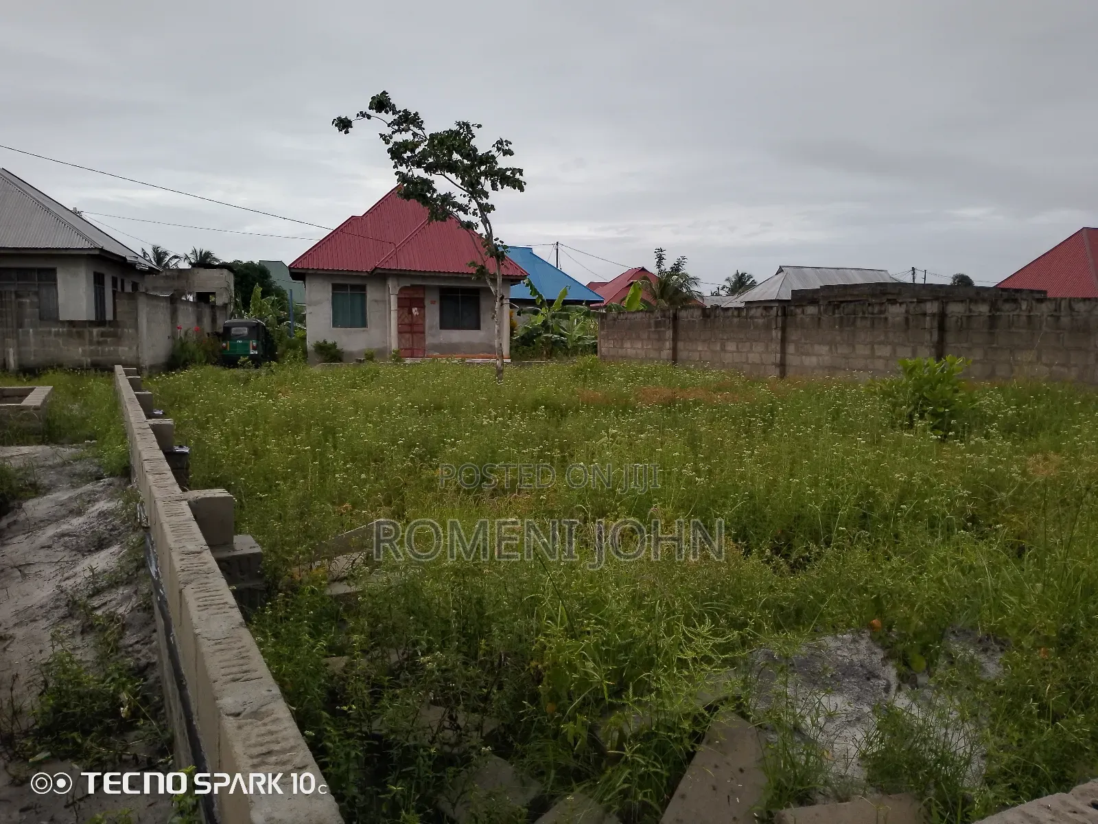 Kiwanja Sqmita 450 Kinauzwa Milioni 11 Ukonga Bombambili.