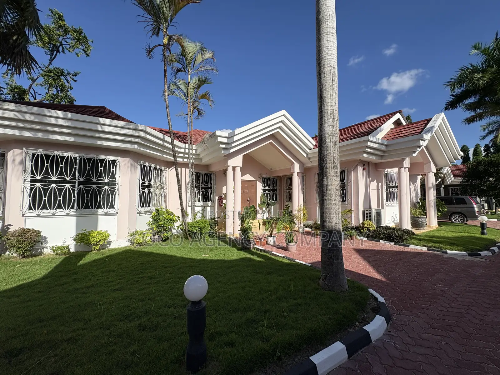Furnished 3bdrm Villa in Trusted Real Estate, Mikocheni for rent