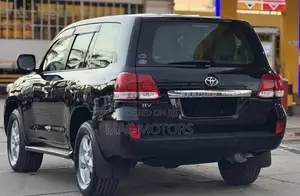 Toyota Land Cruiser 4.6 V8 AX 2009 Black