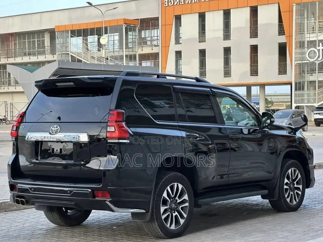 Toyota Land Cruiser Prado 2.7 2021 Black