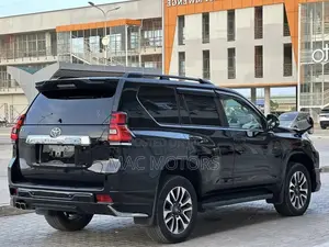 Toyota Land Cruiser Prado 2.7 2021 Black