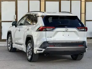 Toyota RAV4 2020 White