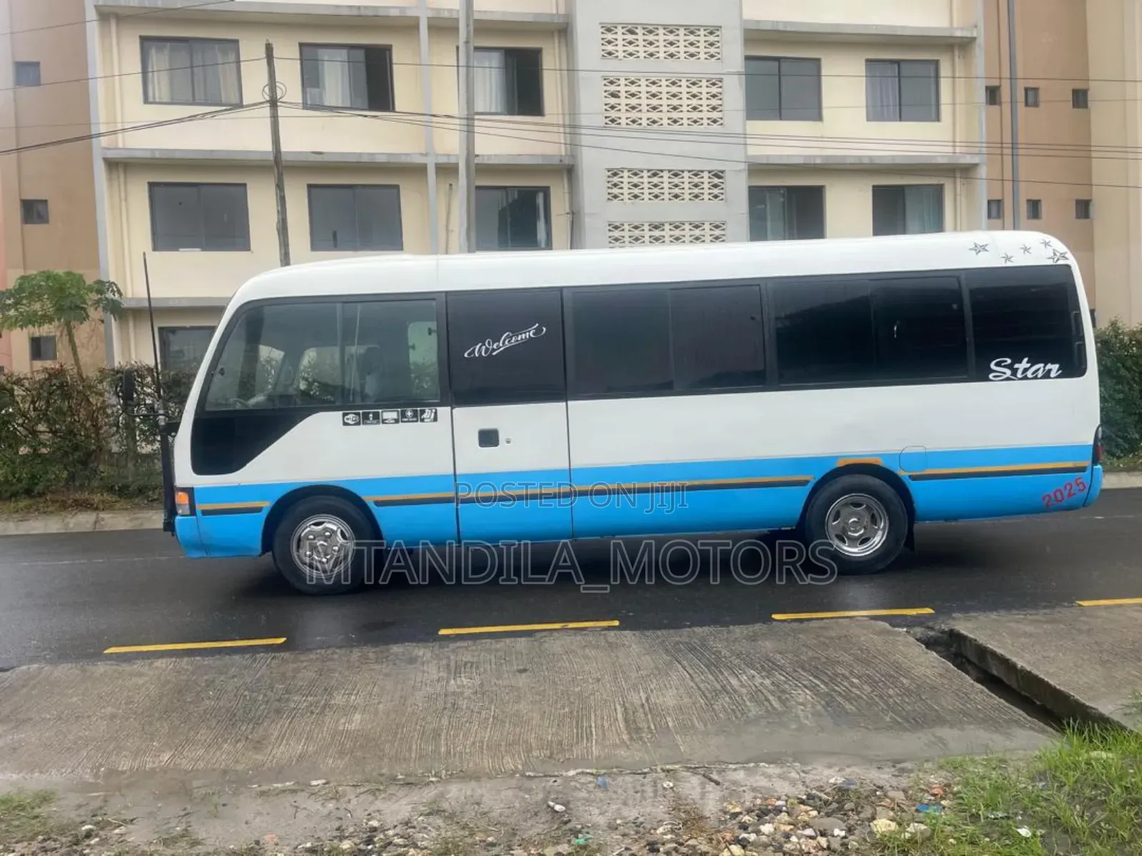 Toyota Coaster 2002 White