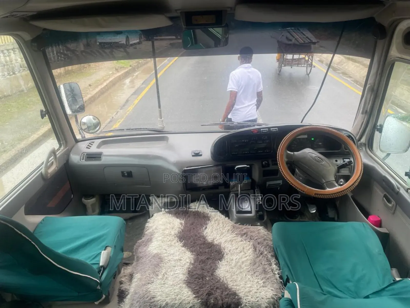 Toyota Coaster 2002 White