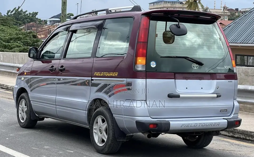 Toyota TownAce Noah 1999 Burgundy