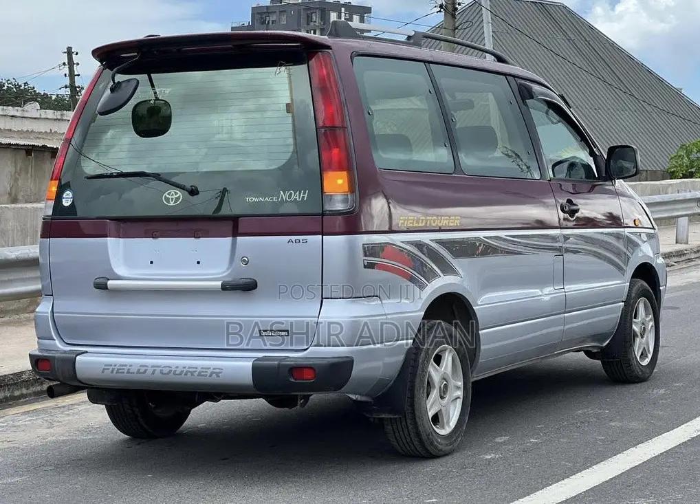 Toyota TownAce Noah 1999 Burgundy