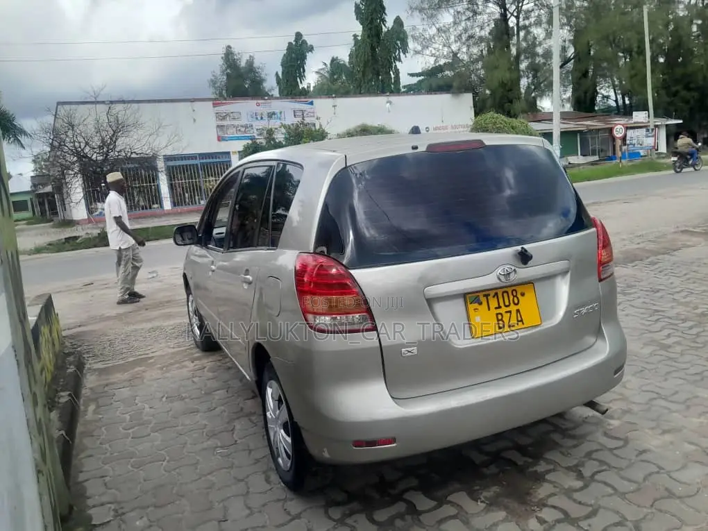 Toyota Corolla Spacio 2005 Silver