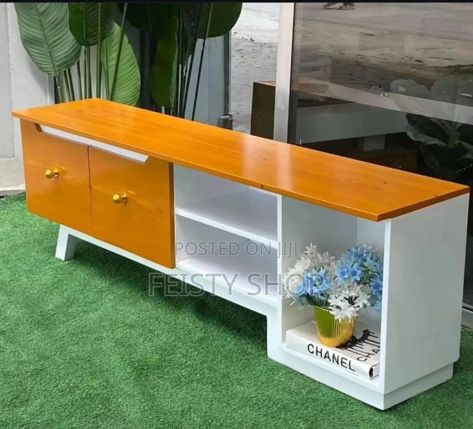 Case Tv White and Brown Fut 5