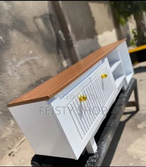 Case Tv White and Brown Fut 5
