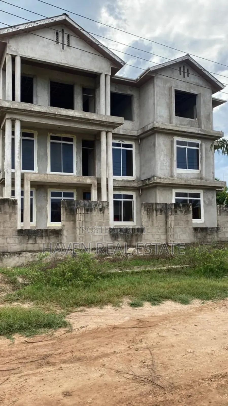3bdrm Block of Flats in Mbweni for sale