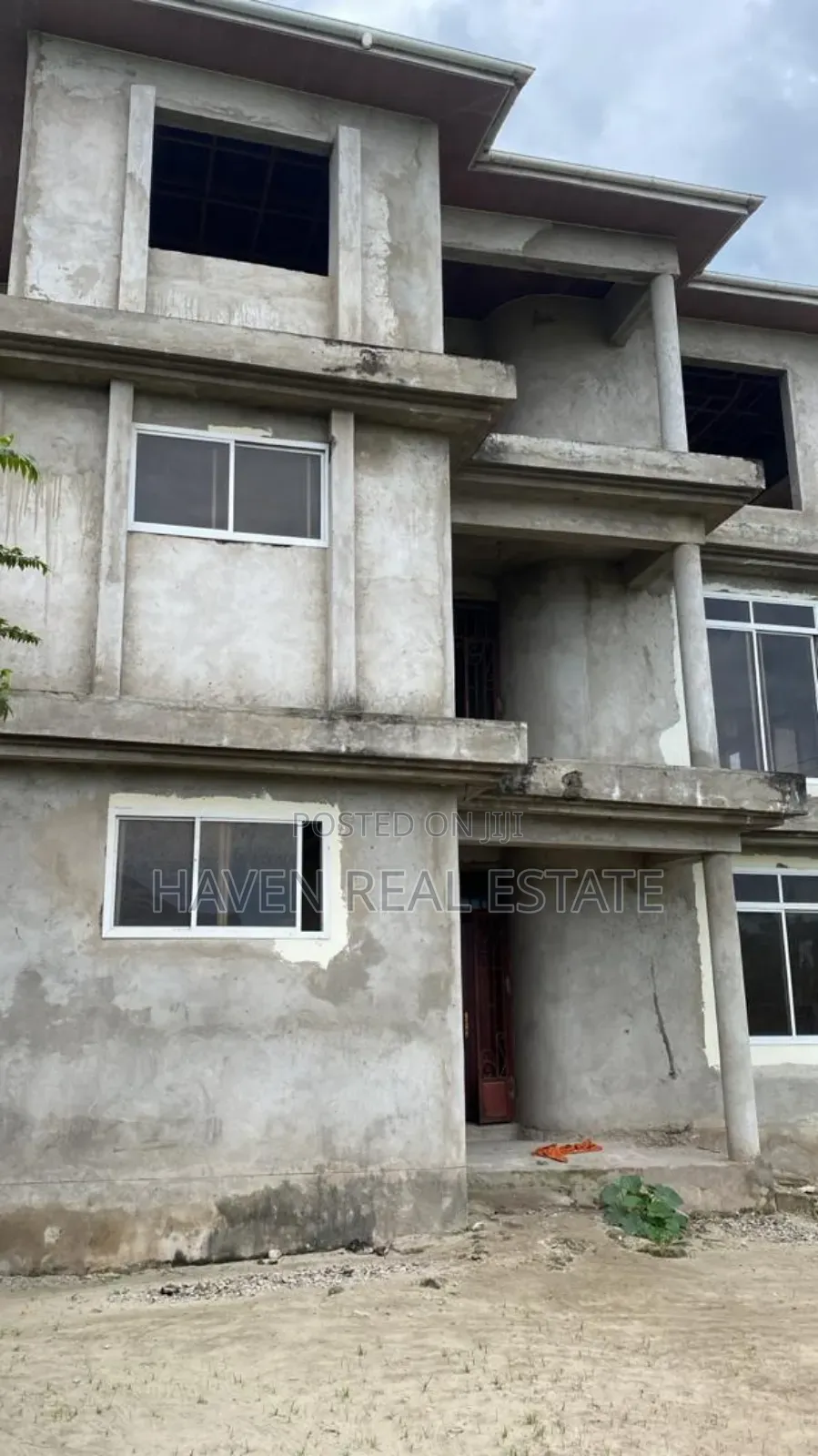 3bdrm Block of Flats in Mbweni for sale