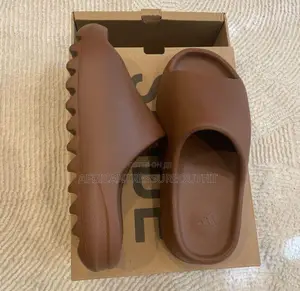 Yeezy Slide Availabl Restock Size 40–45 Few Pieces Remaining