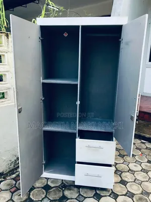 Nauza Kabati La Mbao Milango Miwili Imetumika