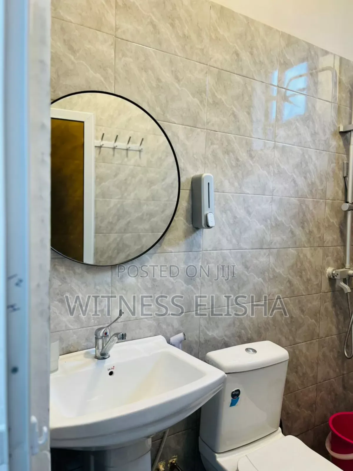 Single Master Bedroom Airbnb- Sinza
